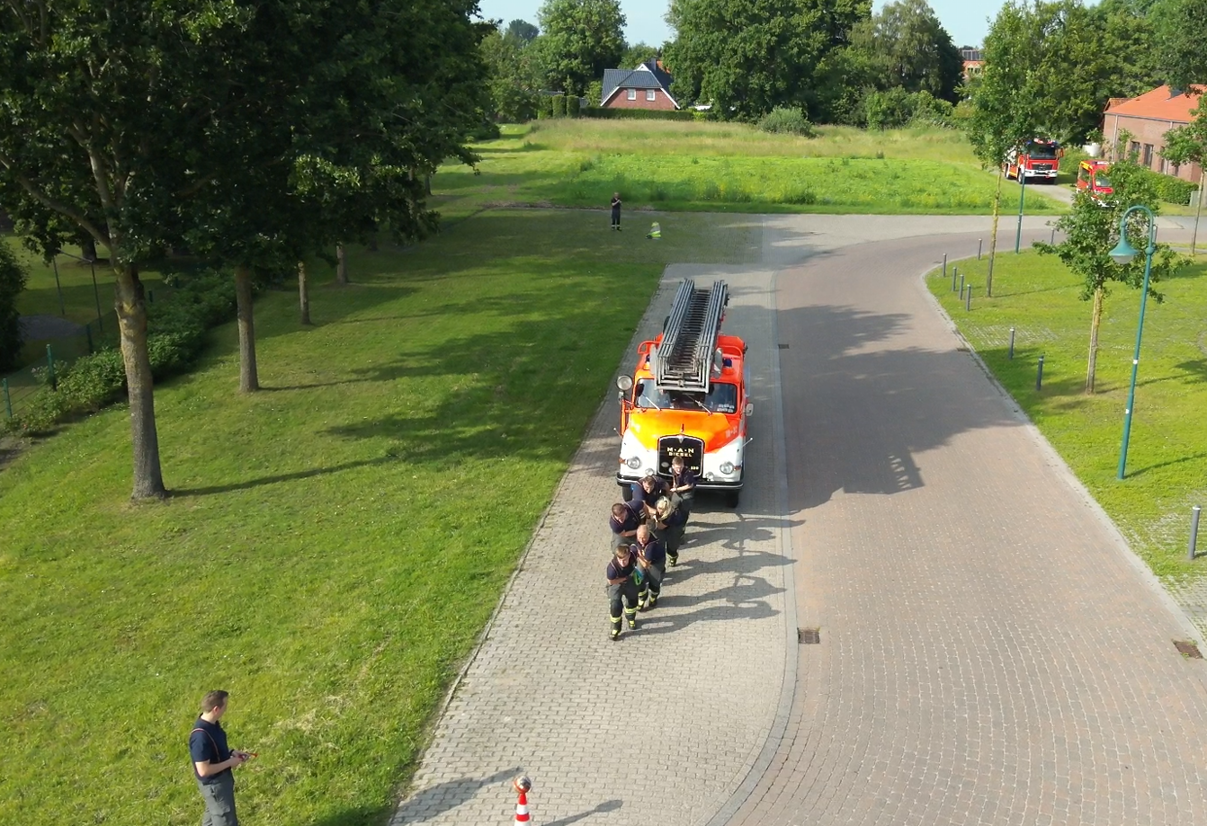 Firetruck-Pulling Zetel